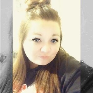 Meet your Posher, Cortney